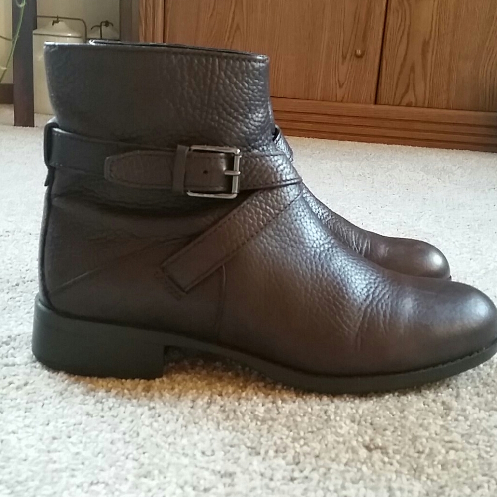 COLE HAAN Boots